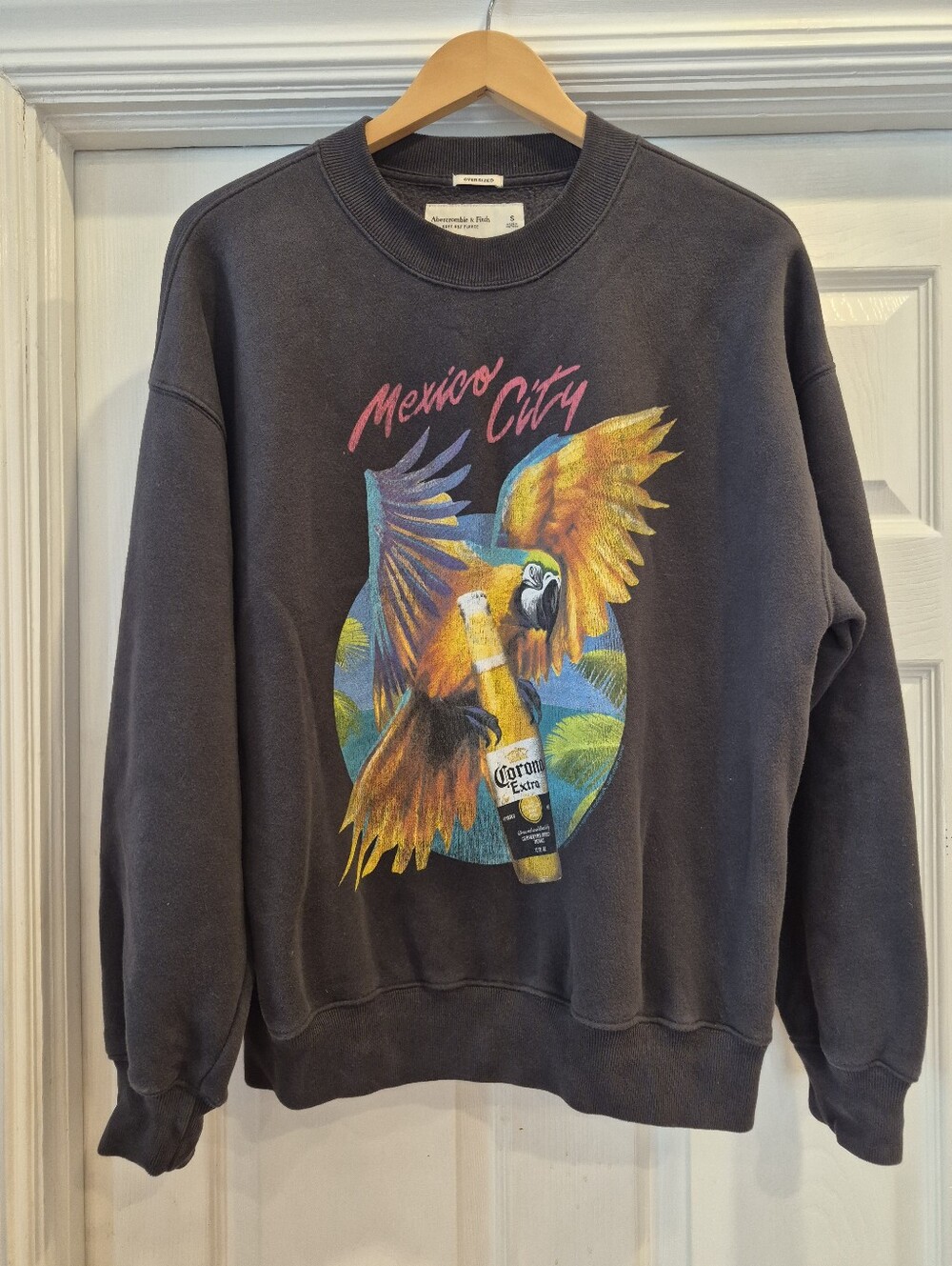 Abercrombie & Fitch sweatshirt Small.